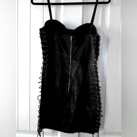 Fashion nova dress - Picture 2 of 3